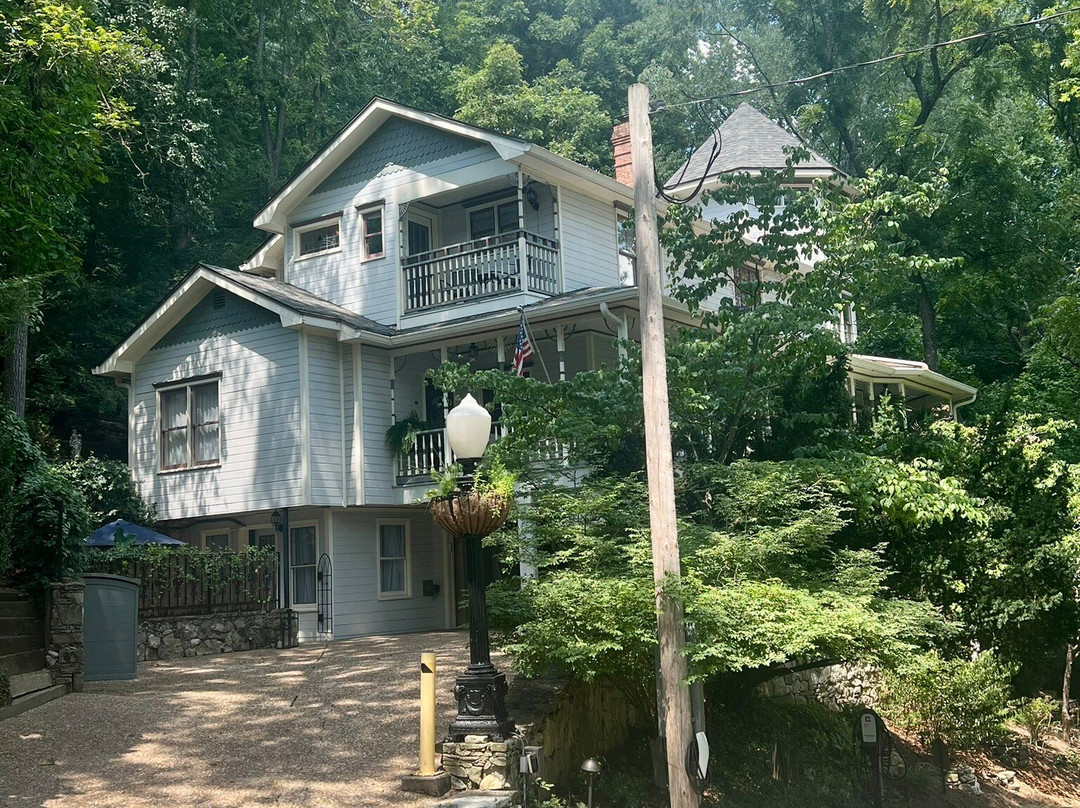 Arsenic and Old Lace Bed & Breakfast Inn主图