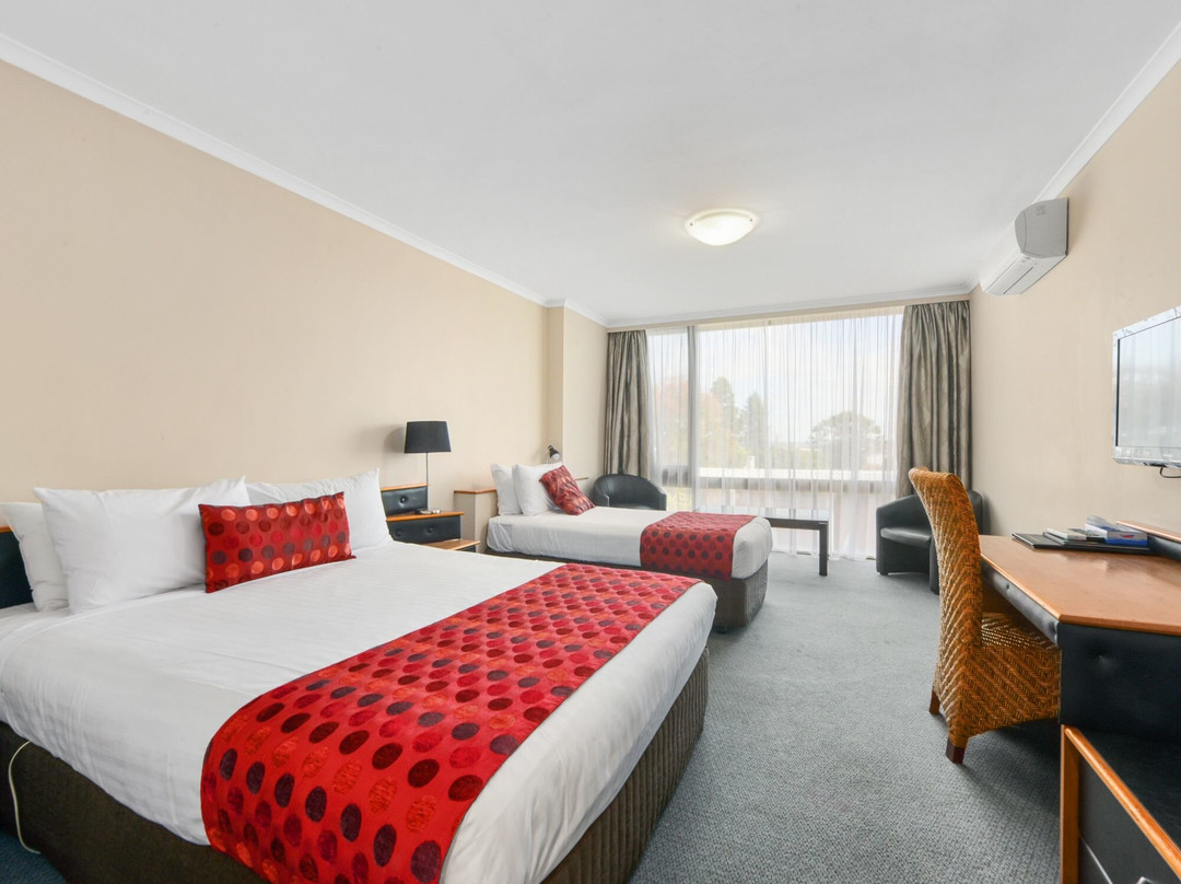 康莫丽晶酒店主图