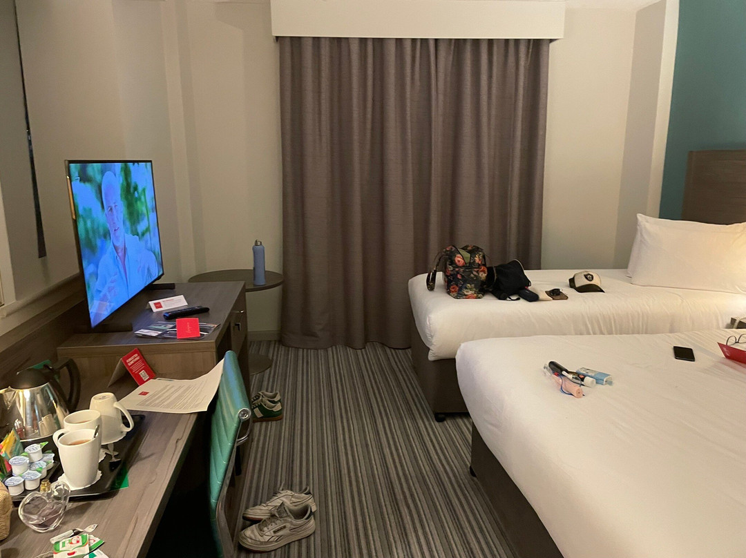 茱莉斯普利茅斯旅馆主图