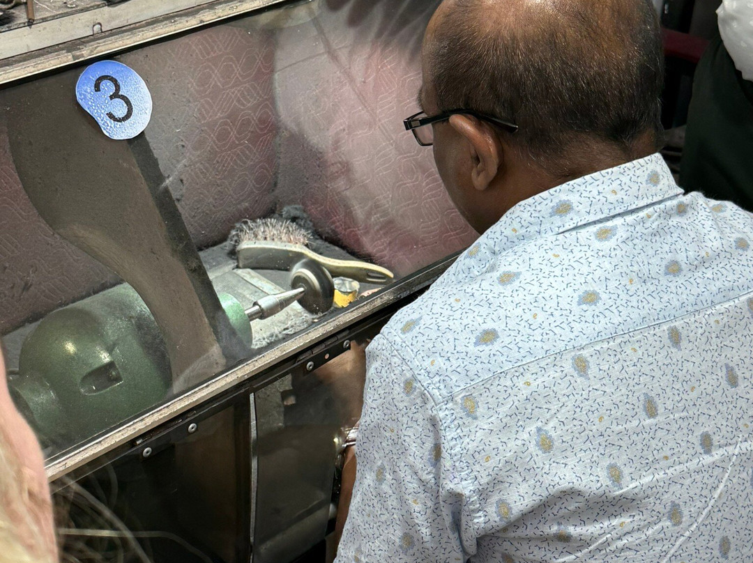 Gamini Gem & Jewellery-Halloluwa必去景点