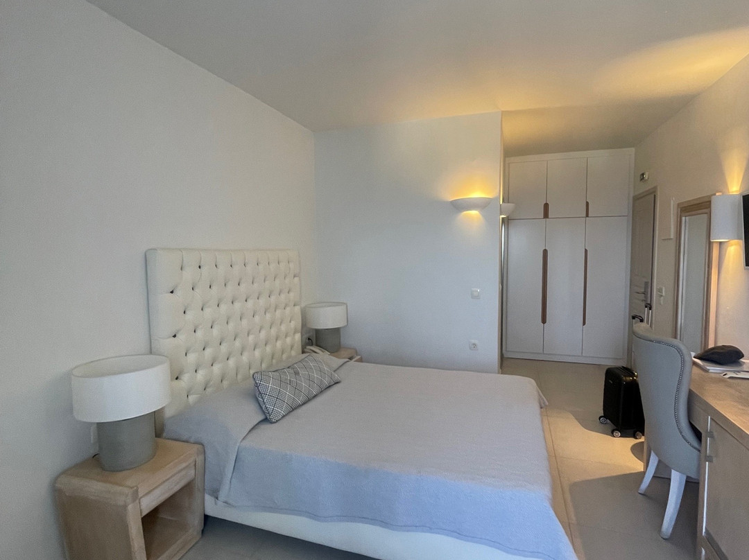 桑托瑞尼酒店主图