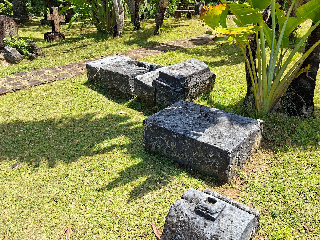 Pirate Cemetery on Nosy Boraha-Nosy Boraha必去景点