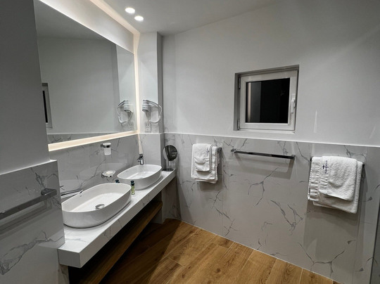 最佳西方伊利西亚酒店主图