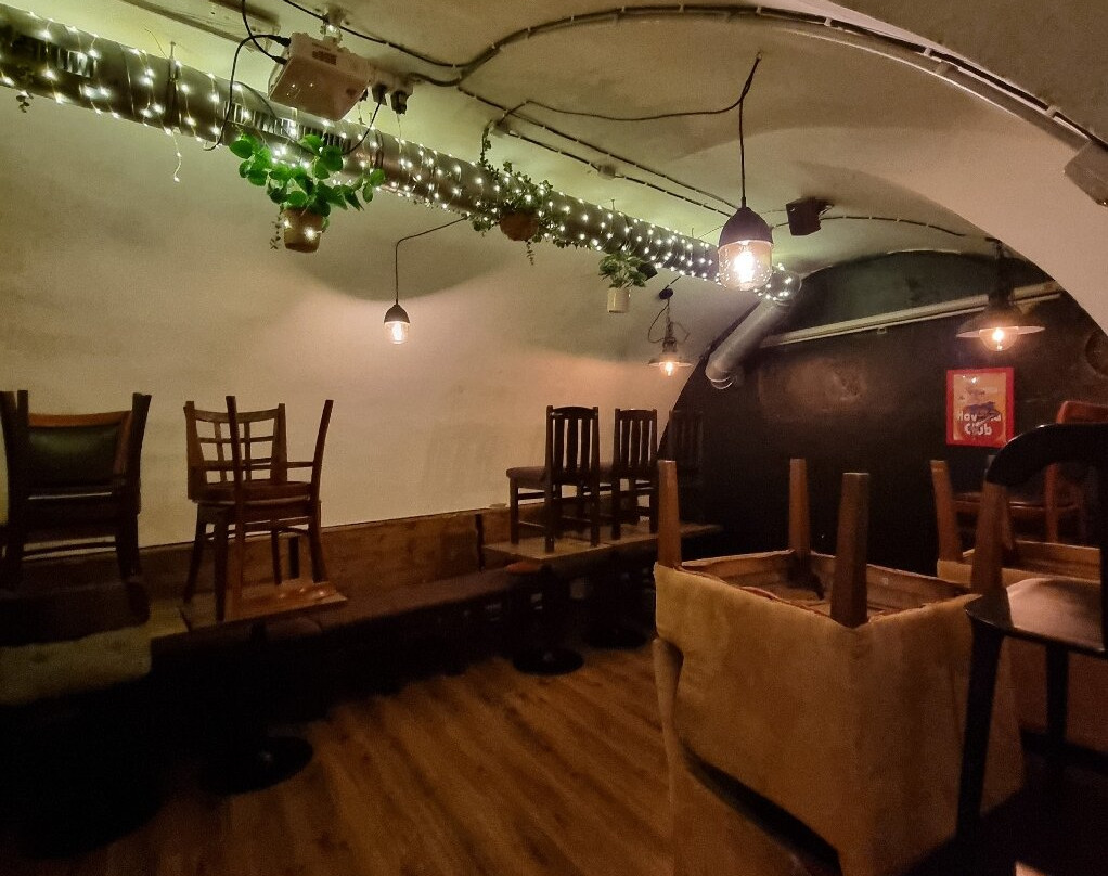 Studňa - Umelecký Klub, Coffee, Craft Beer A Borovička Bar