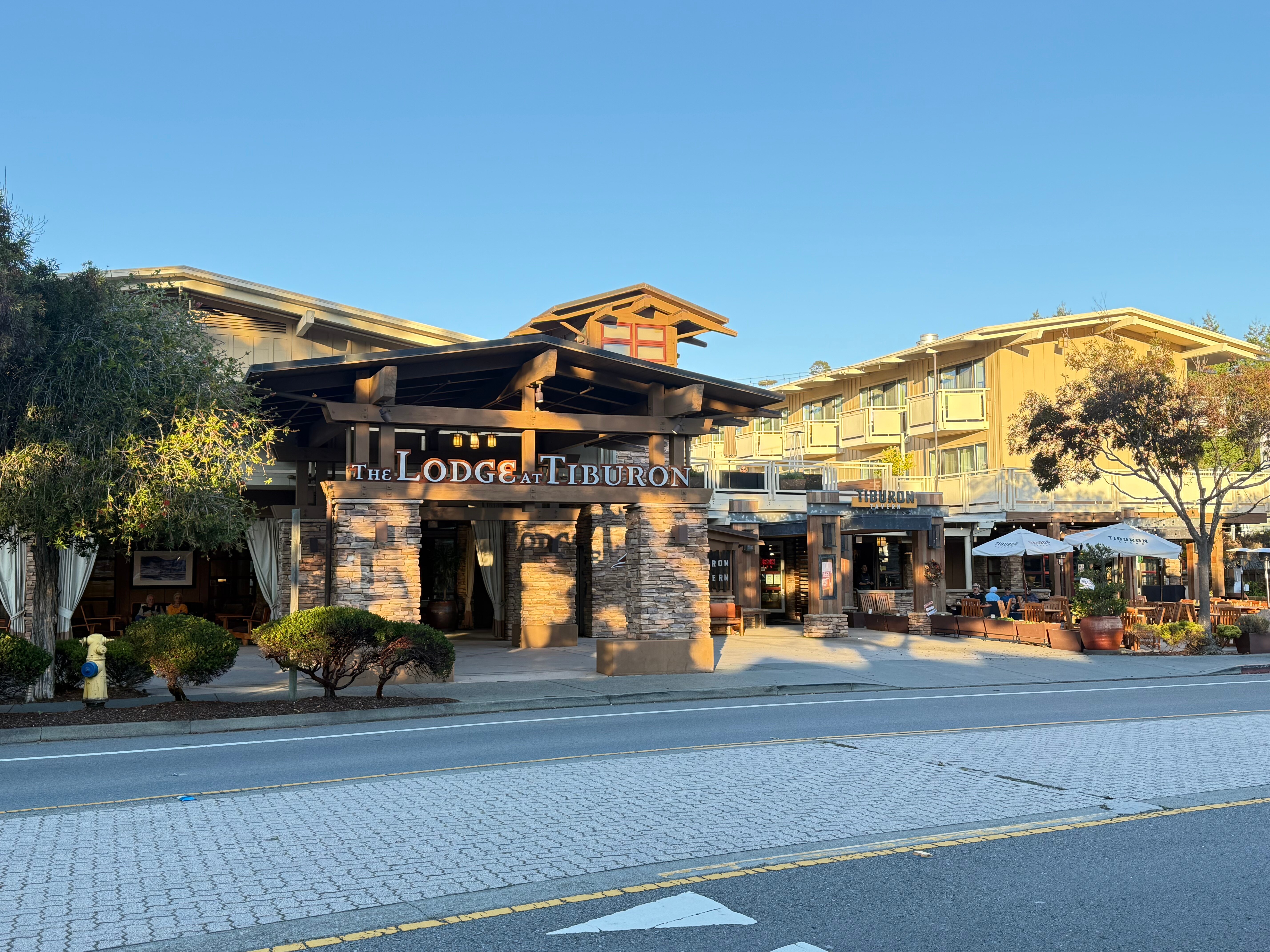 蒂布龙小屋酒店-官方