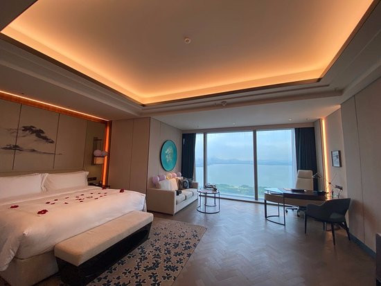 深圳鹏瑞莱佛士酒店主图