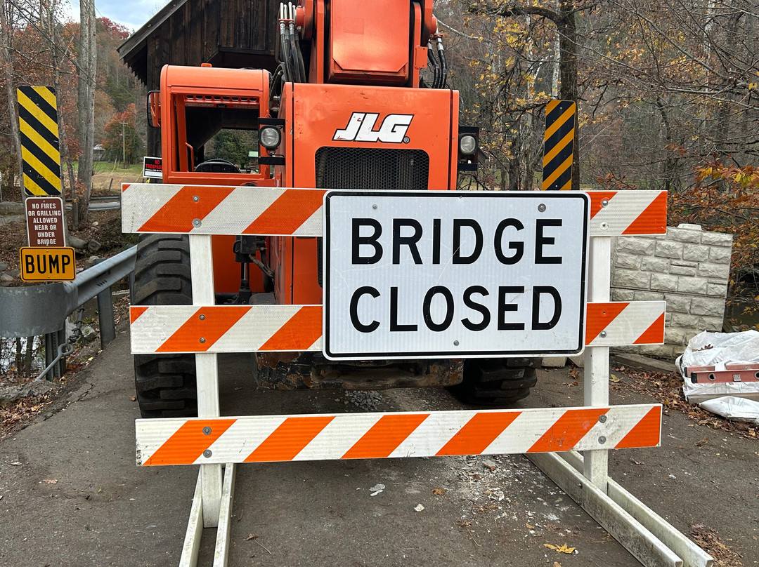 Emerts Cove Covered Bridge-塞维尔维尔必去景点