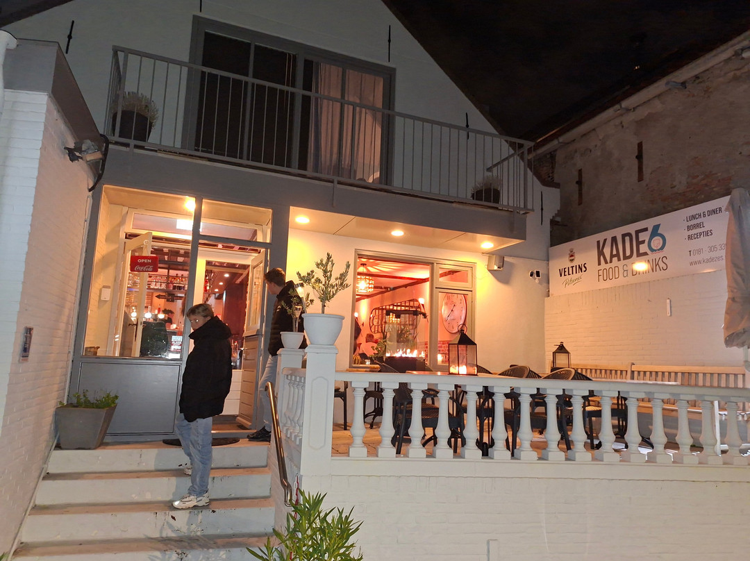 Kade 6 Food & Drinks