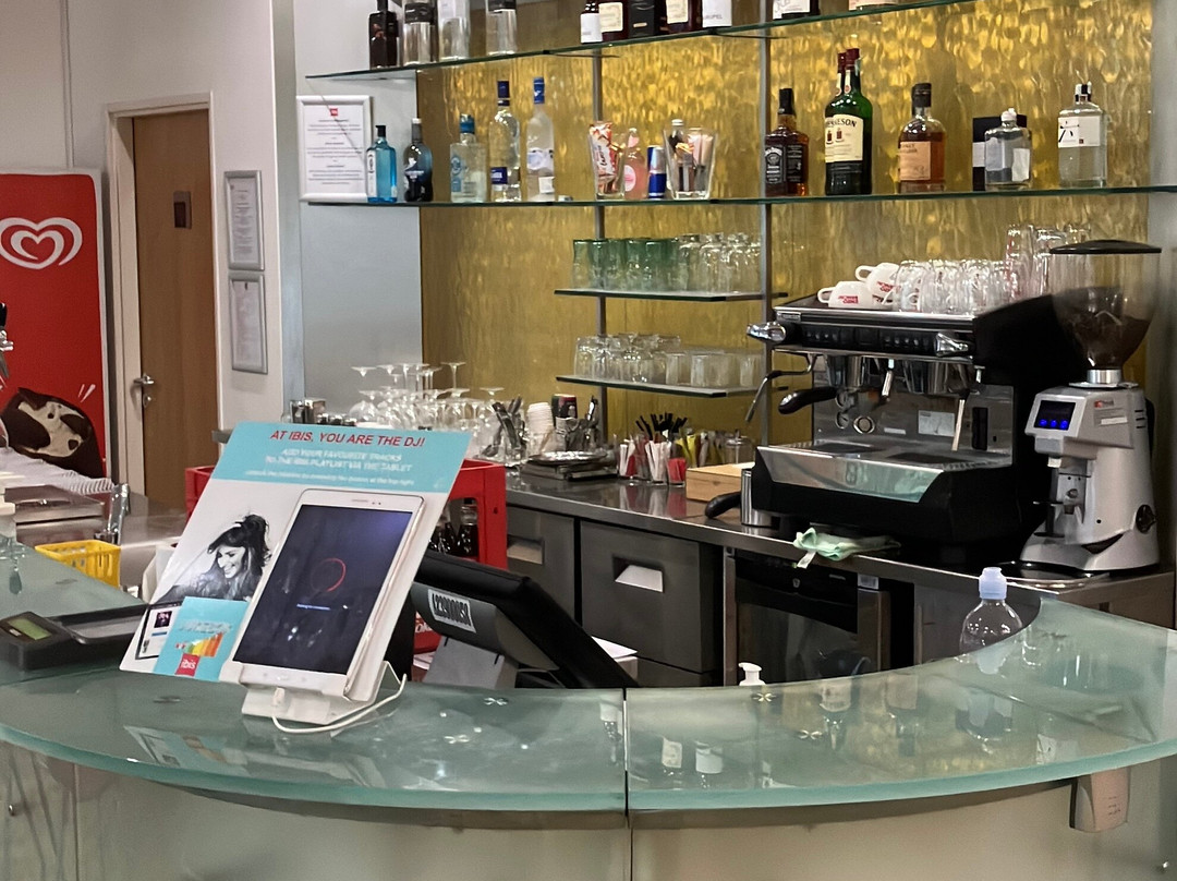Ibis Bar
