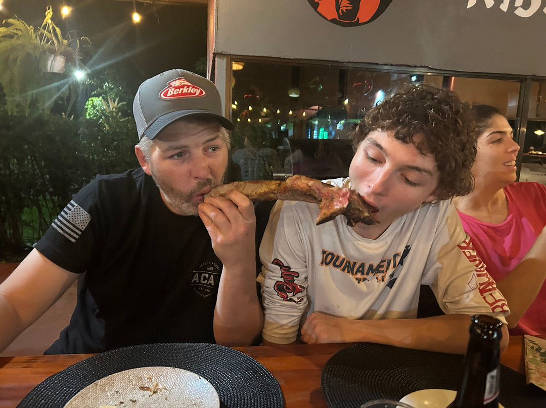 MARY´S BBQ - La Fortuna Lounge & Grill