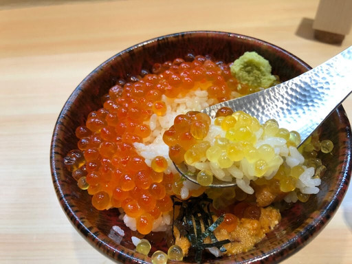 サーモン丼熊だ