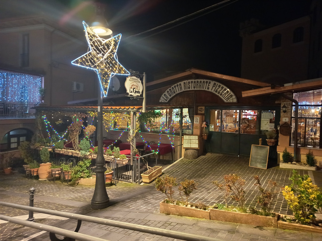 Borgo Medievale di Fiuggi-菲乌吉必去景点