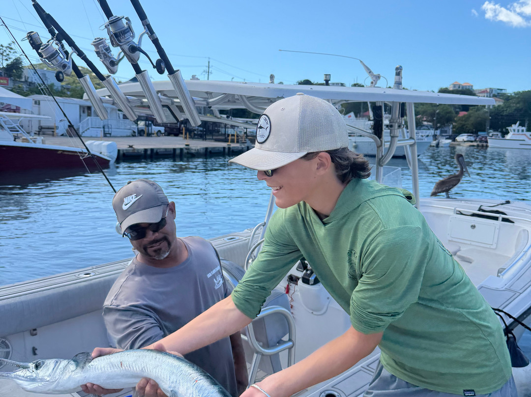 Local Flavor Charters-克鲁兹湾必去景点