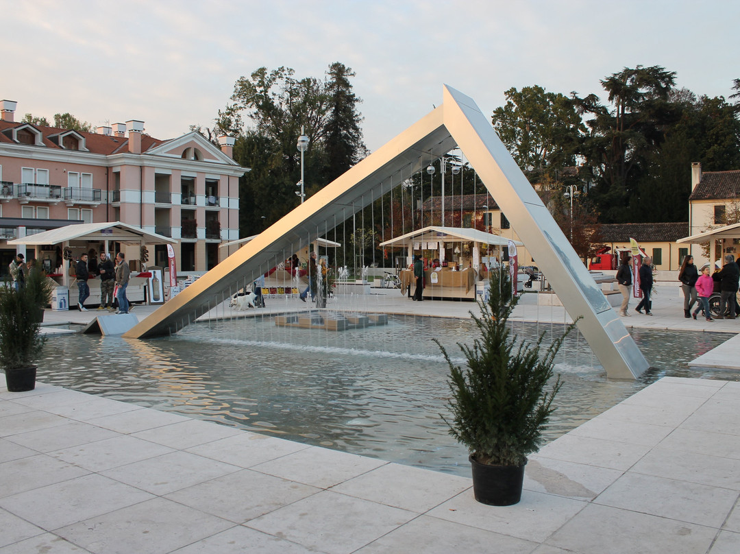 Piazza Europa di Noventa Padovana-诺文塔帕多瓦纳必去景点