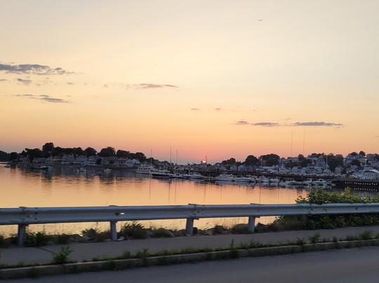 The Beacon Luxury Waterfront Inn主图