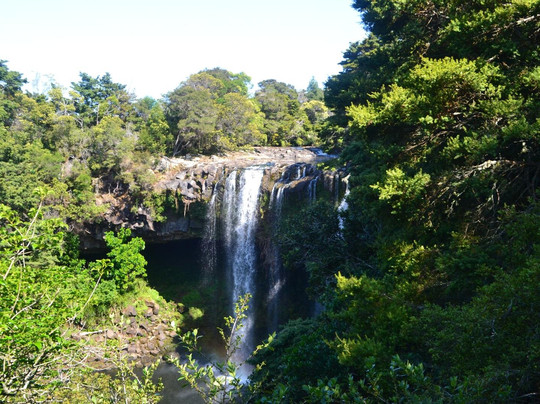 Pioneer Waterfront Apartments主图