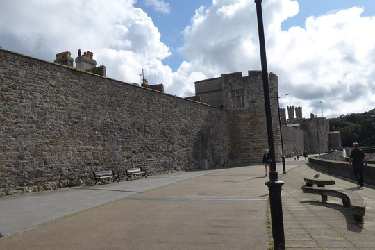 Caernarfon Town Walls-卡那封必去景点