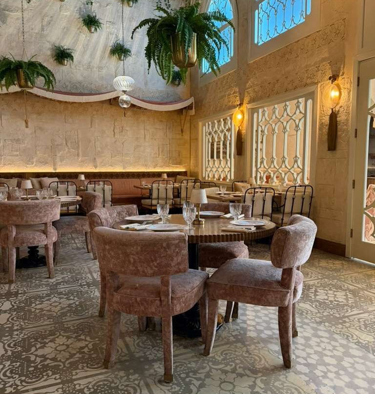 Sirocco Mediterranean Restaurant & Lounge