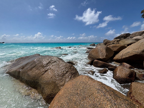 乔吉特沙滩-普拉兰岛必去景点