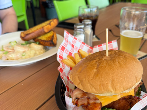 麦克莱恩酒店主图