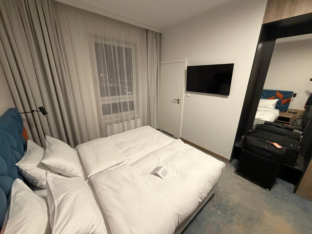 法罗斯格但斯克机场酒店主图