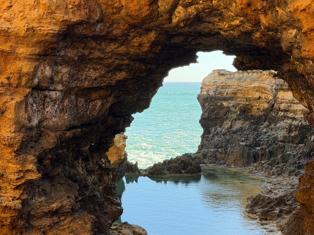 The Grotto-托伯莫里必去景点