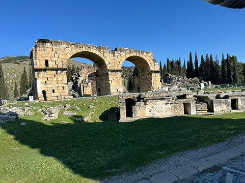 Frontinus Gate-巴穆卡丽必去景点