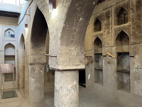 巴赫拉堡-尼日瓦必去景点