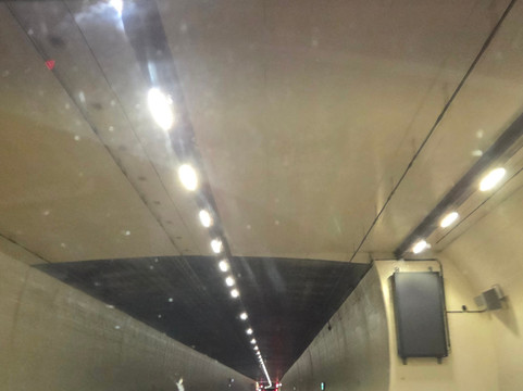 Arlberg Road Tunnel-圣安东阿尔山必去景点