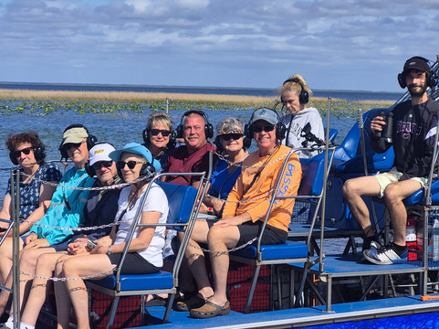 Grape Hammock Airboat & Alligator Tours-莱克威尔士必去景点