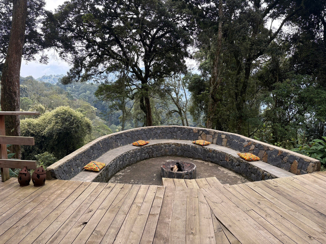 Munazi  Lodge