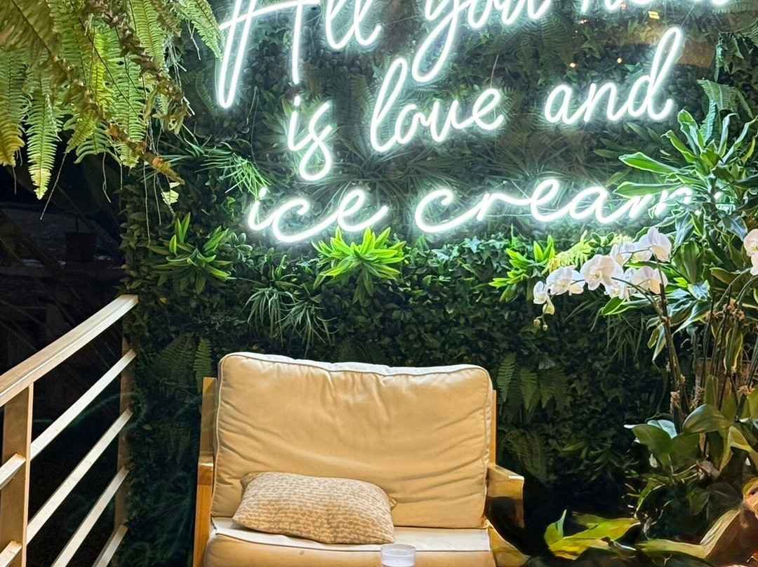 Vanilla Ice Cream Shop