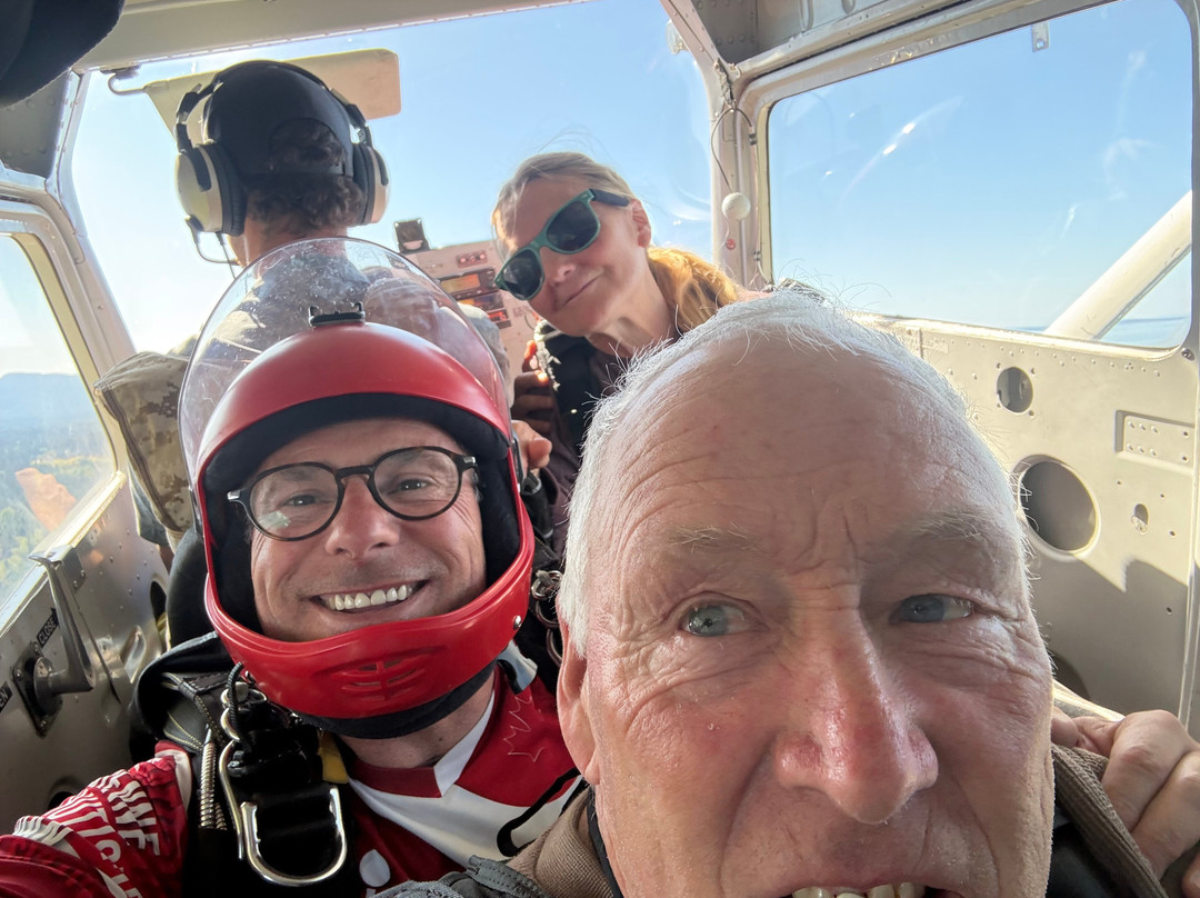 Skydive Vancouver Island-Nanoose Bay必去景点