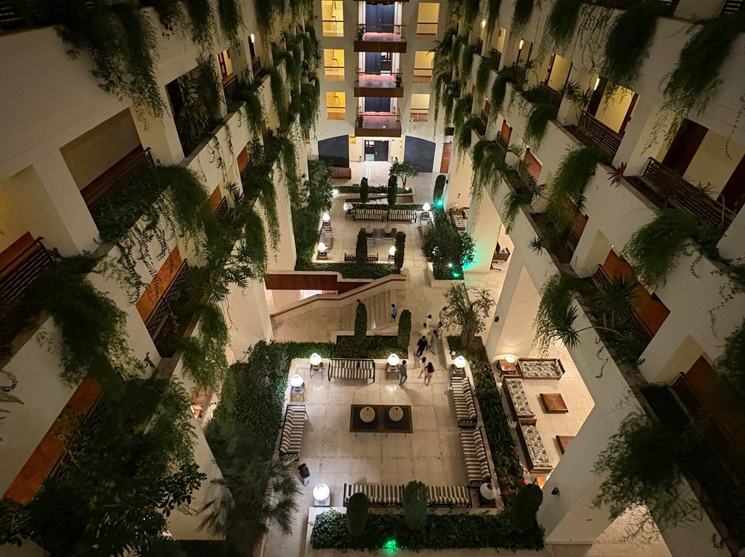 安提亚港大酒店主图