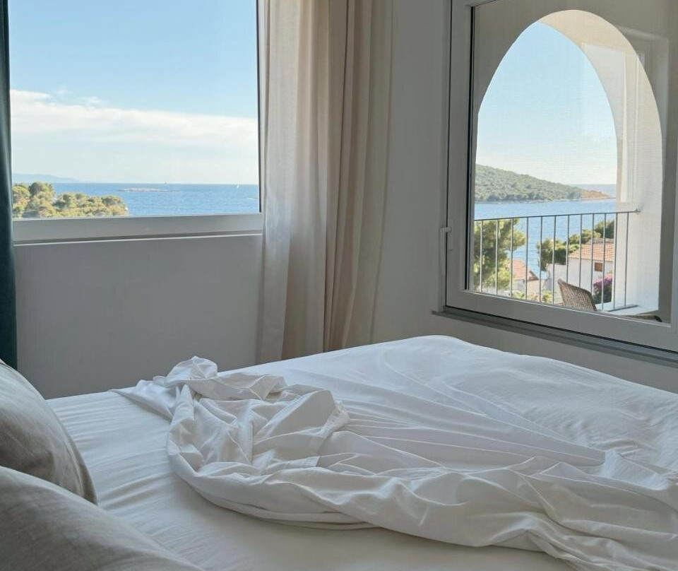 Sol MELBA Boutique Studios - Maslinica