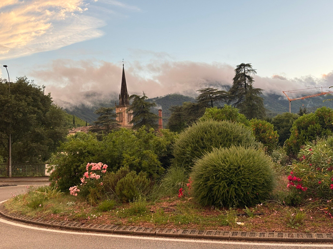 Village de Naves-Les Vans必去景点