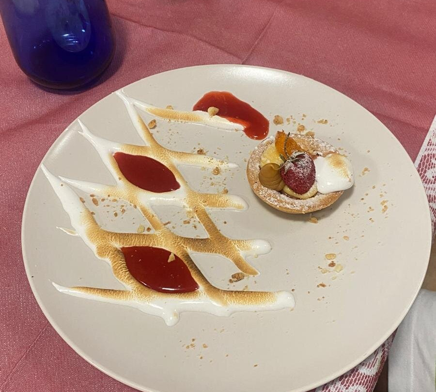 比的洛萨酒店主图