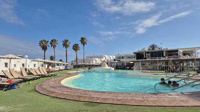 绿洲视野酒店-旅行者