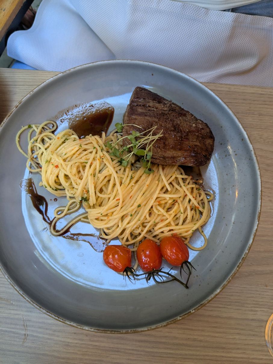 腾凯特埃曼酒店-旅行者