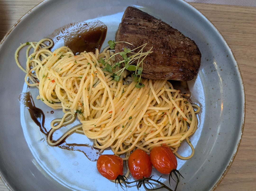 腾凯特埃曼酒店主图