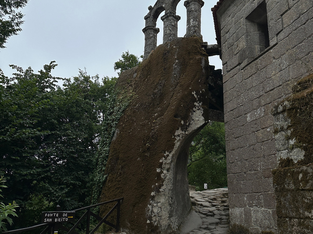 Monasterio de San Pedro de Rocas-Esgos必去景点