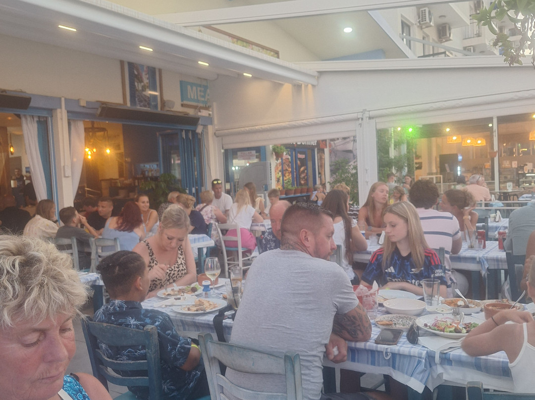 Georgias Tavern Avli