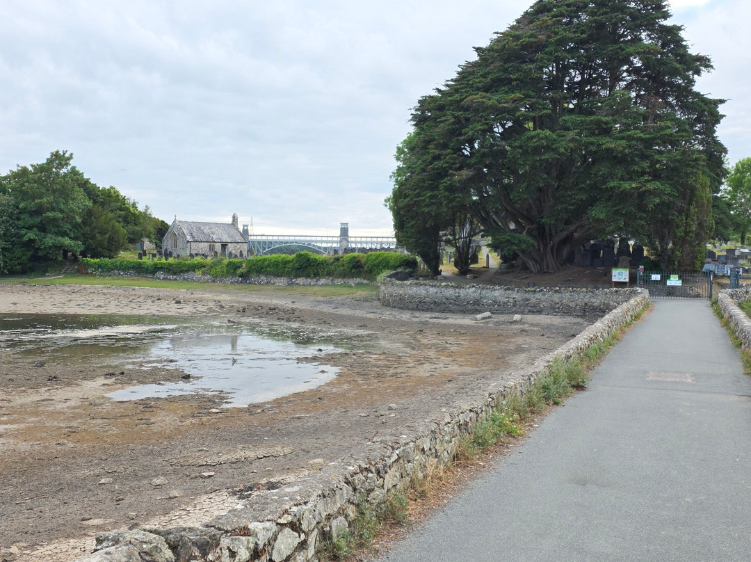 St Tysilio's Church-Menai Bridge必去景点
