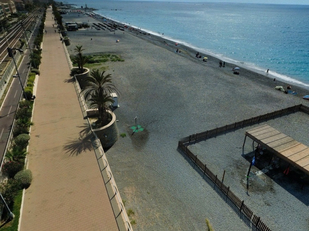 Spiaggia dei Cani-博尔迪盖拉必去景点