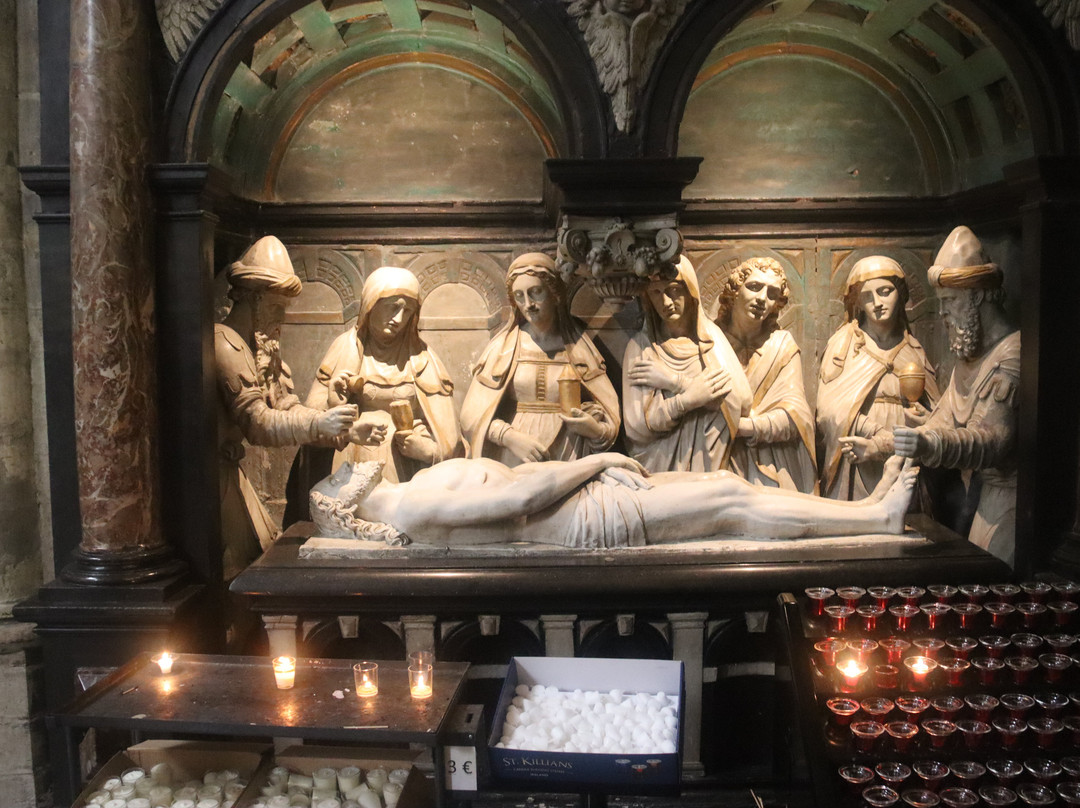 圣弥额尔圣古都勒主教座堂（Cathedrale St-Michel et Ste-Gudule）-布鲁塞尔必去景点