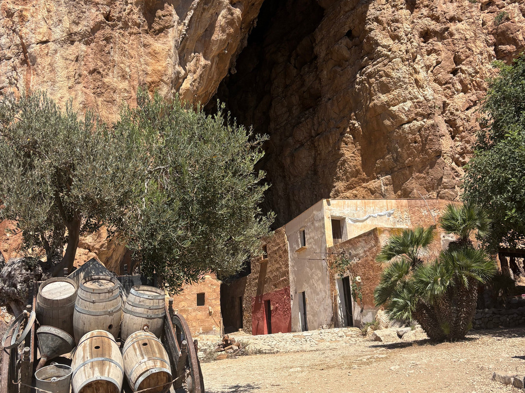 Grotta Mangiapane-Custonaci必去景点