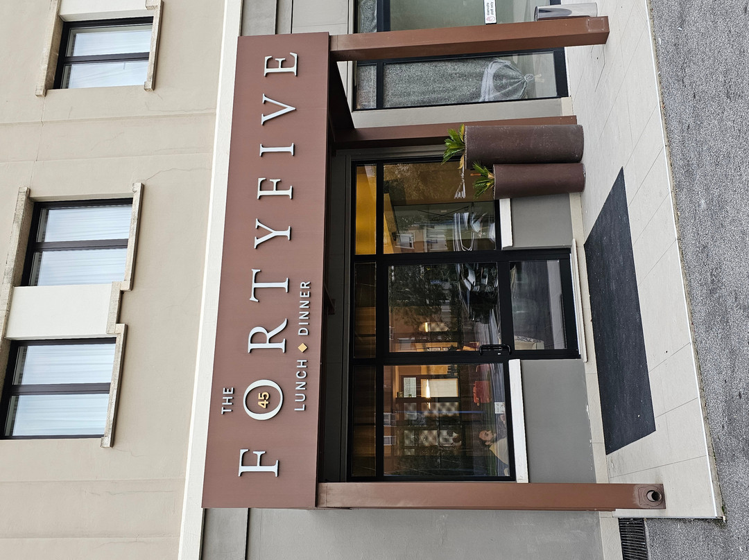 布雷西亚希尔顿逸林酒店主图