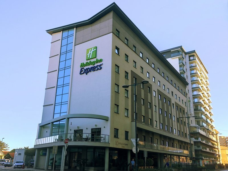 直布罗陀智选假日酒店主图