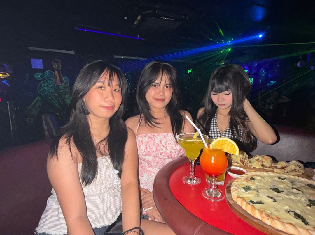 Neon Nights Bar Club-马卡蒂必去景点