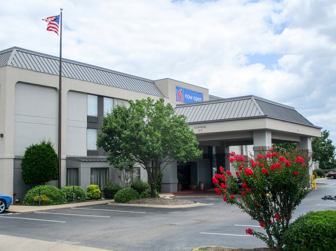 Skyline Inn